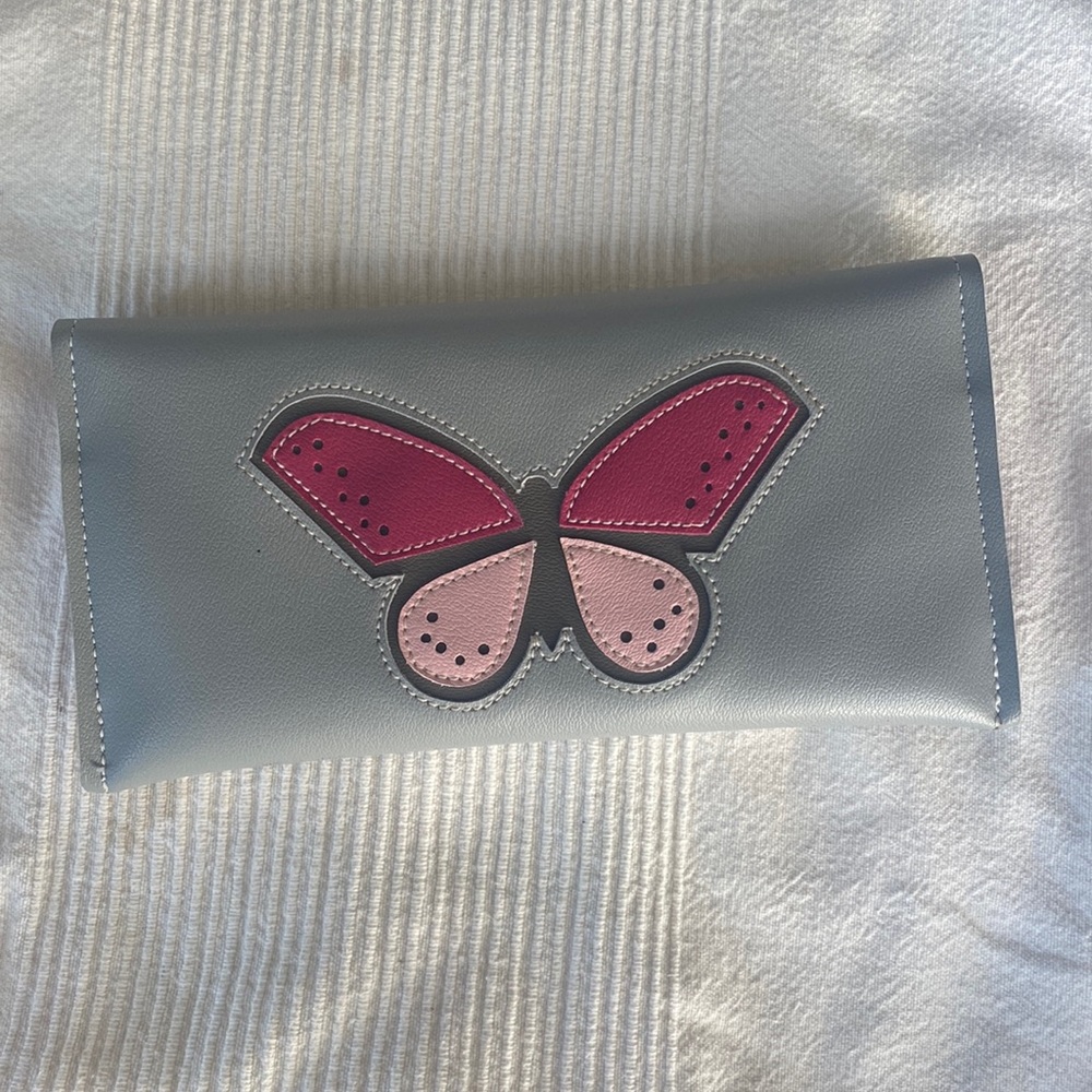 HOLLY AiKEN Wallet